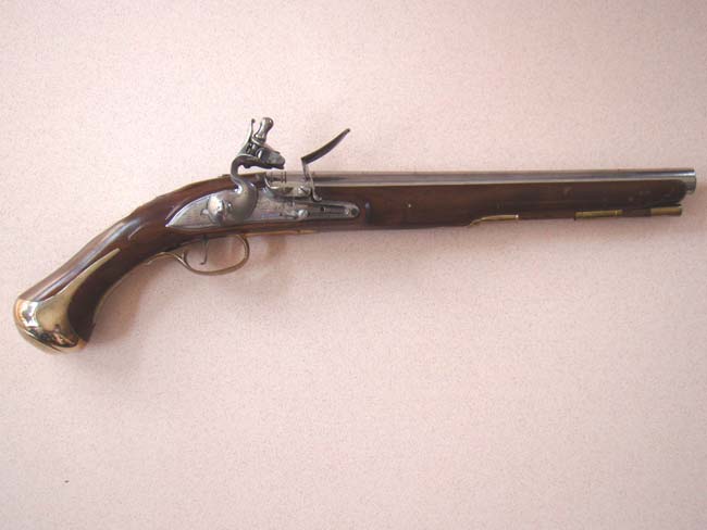 A fine reproduction of an 18th century British heavy dragoon flintlock pistol — image 3